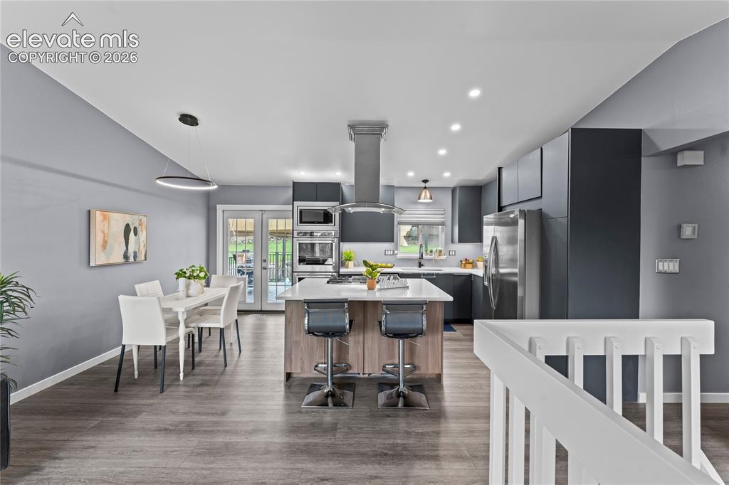 Image 6 of 41: Kitchen
