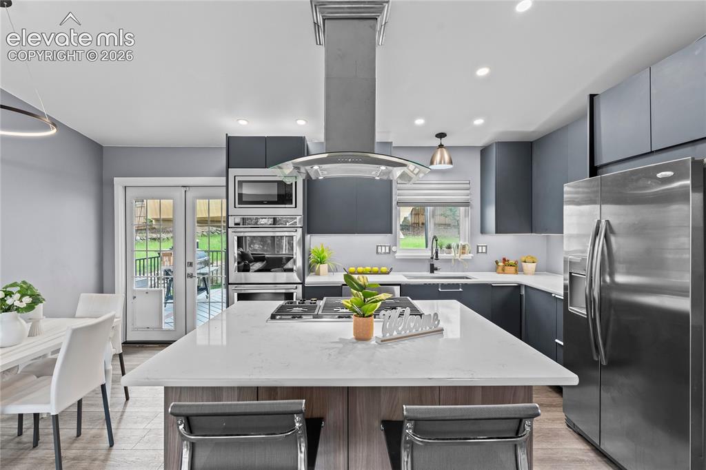 Image 8 of 41: Kitchen