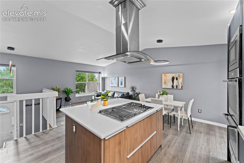 Image 9 of 41: Kitchen