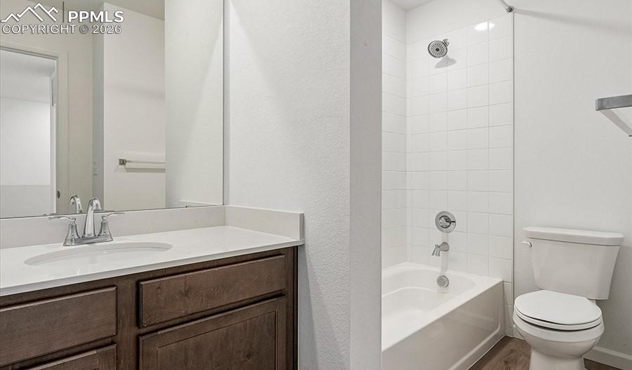 Image 12 of 19: Bathroom