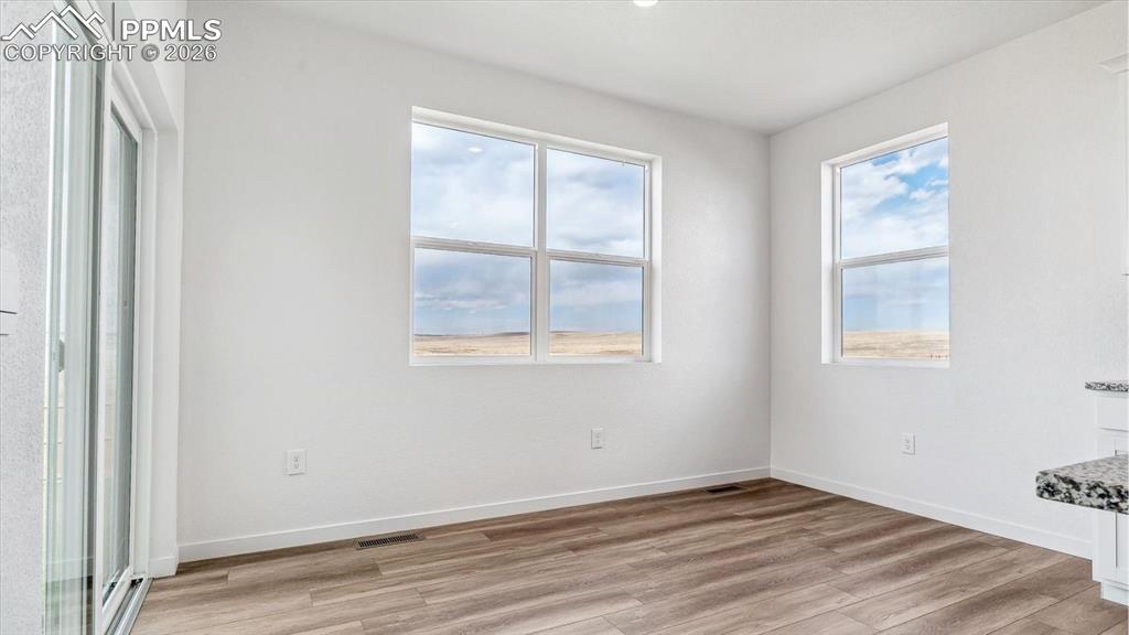 Image 5 of 23: Bedroom