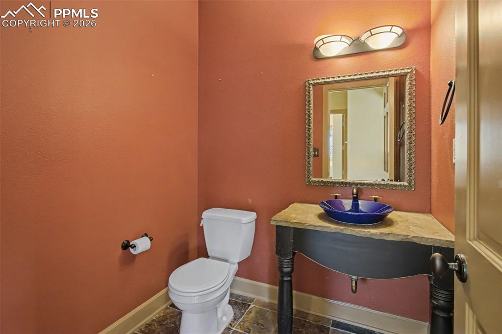 Image 15 of 44: Bathroom