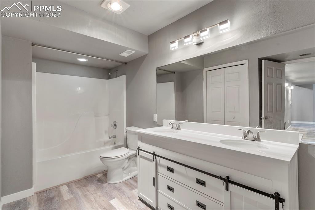 Listing 6573777, Image 29 of 32
