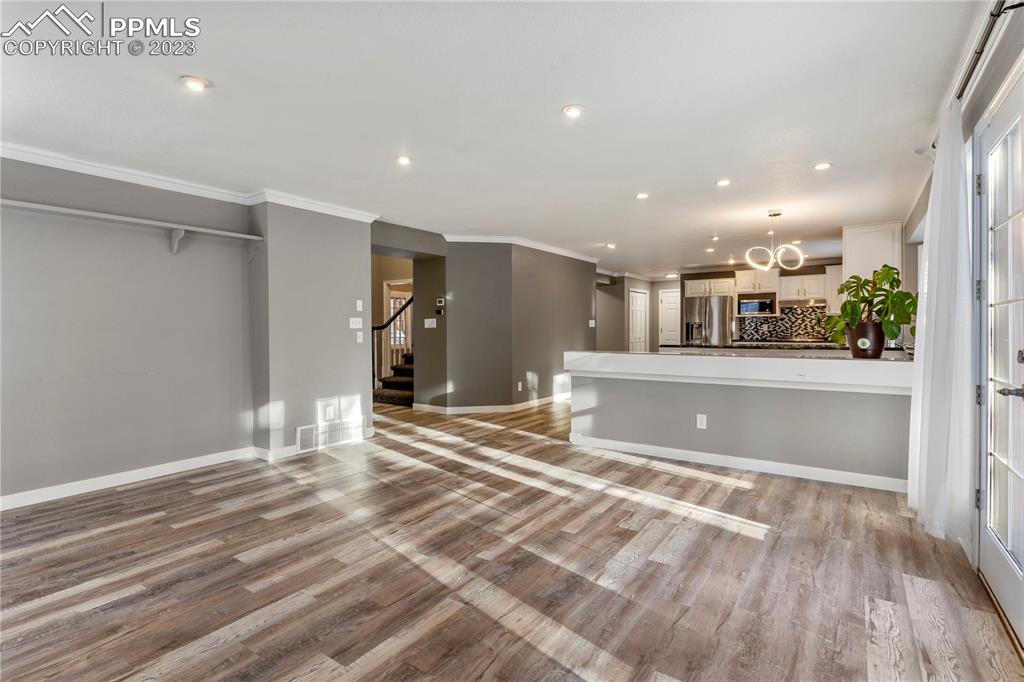 Listing 6573777, Image 9 of 32