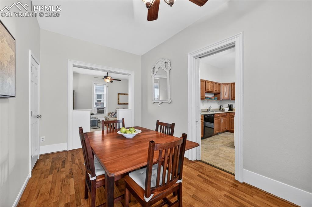 Image 10 of 26: Dining Area