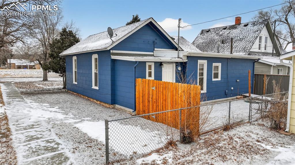 Image 24 of 26: Front of Structure