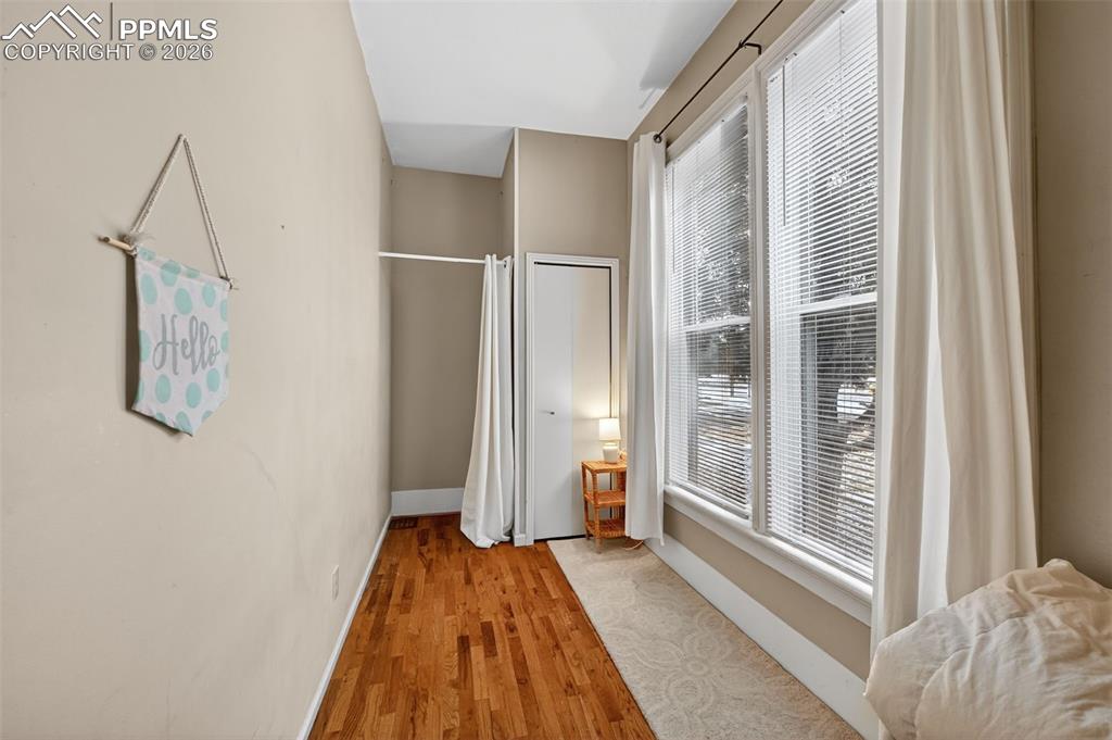 Image 4 of 26: Bedroom