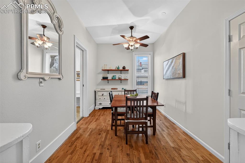 Image 8 of 26: Dining Area