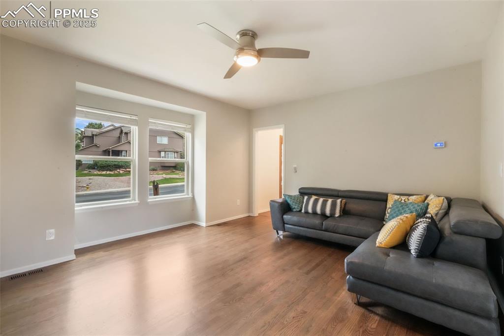 Image 19 of 50: Family Room