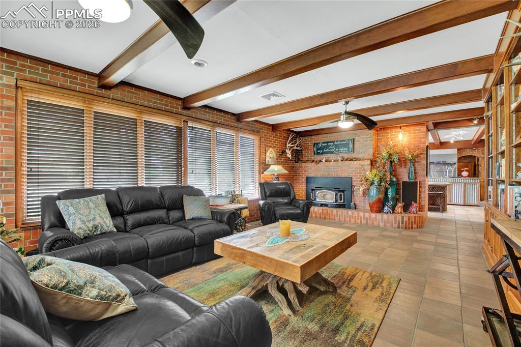 Image 10 of 50: Living Room