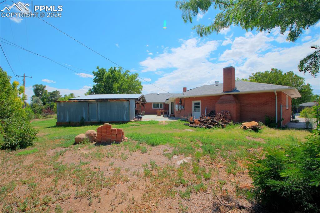 Image 49 of 50: Yard