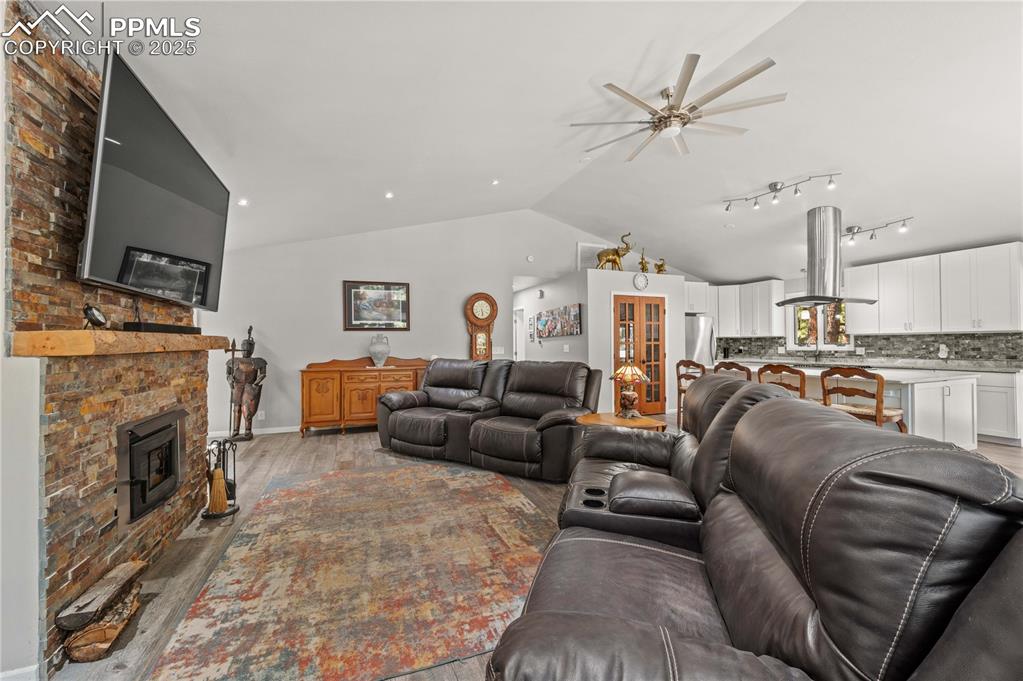 Image 4 of 39: Living Room
