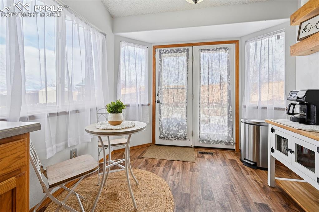 Image 11 of 40: Sun Room