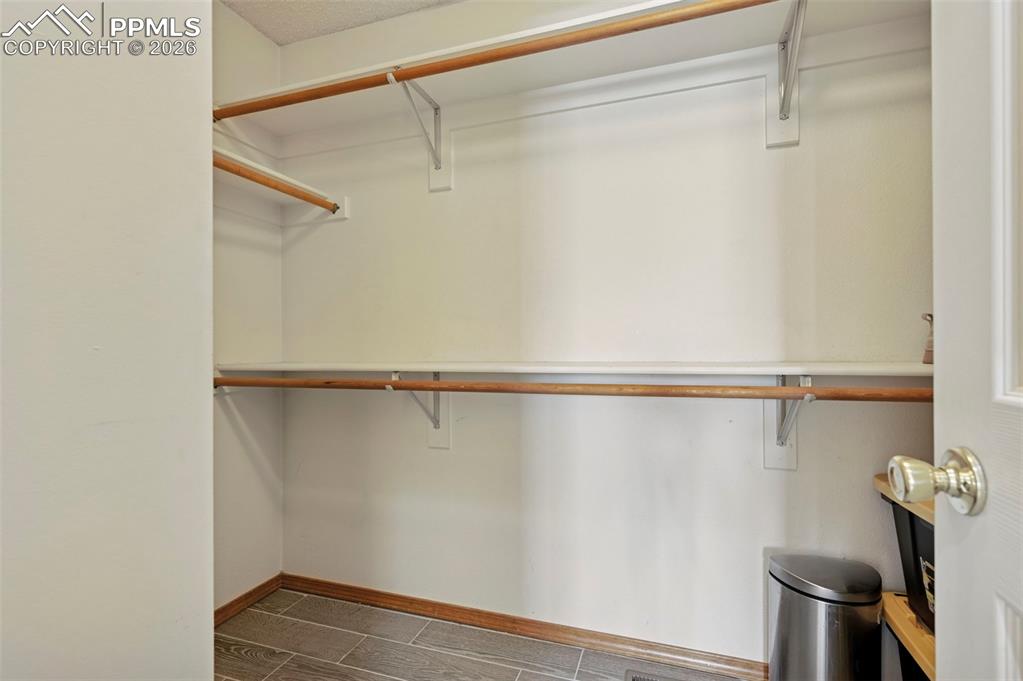 Image 18 of 40: Closet