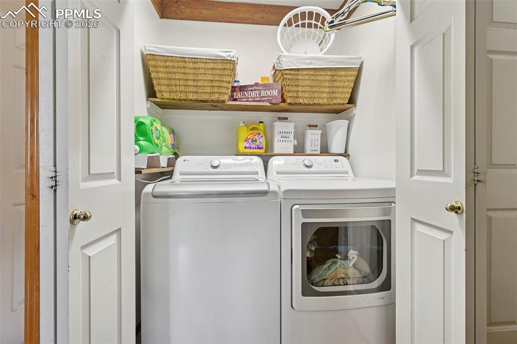 Image 22 of 40: Laundry