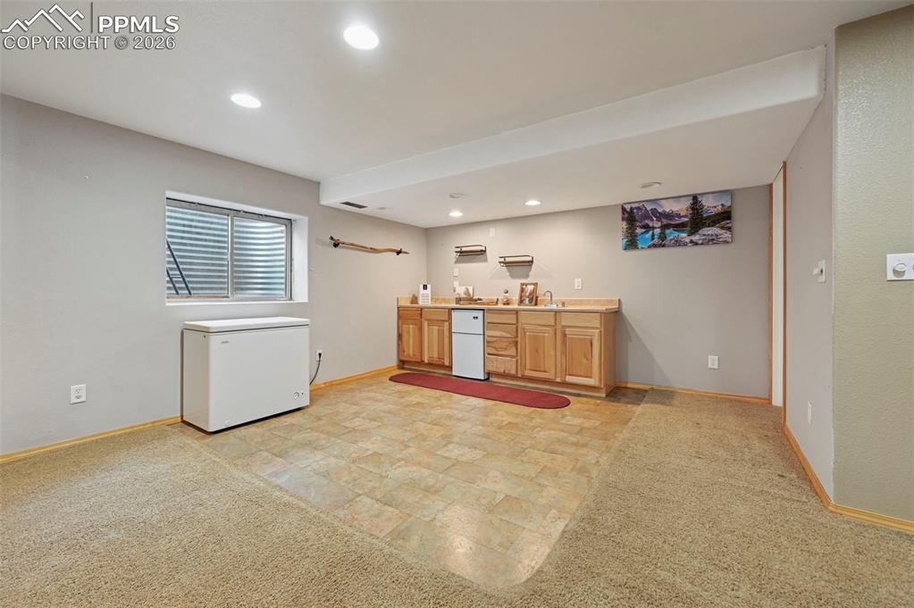 Image 26 of 40: Kitchen