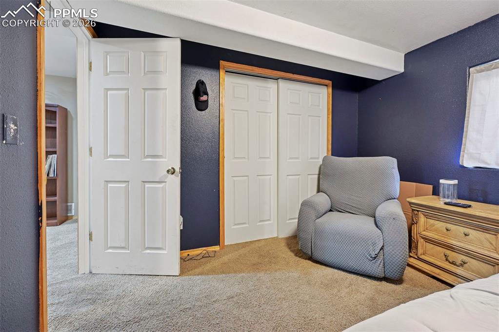 Image 31 of 40: Bedroom