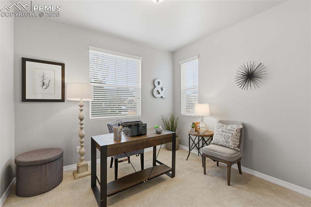 Image 16 of 50: Office