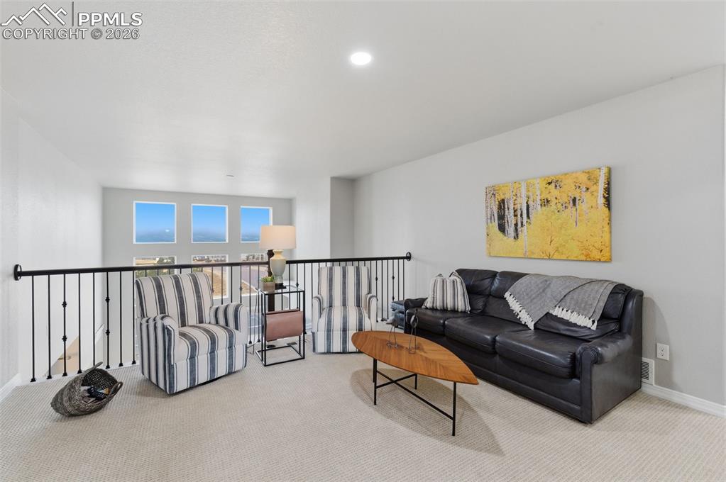 Image 24 of 50: Loft