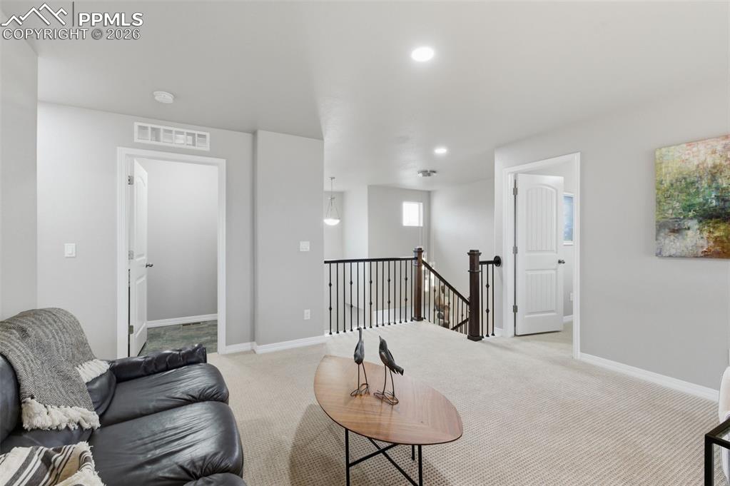 Image 26 of 50: Loft