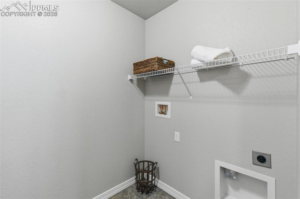 Image 35 of 50: Upper Laundry