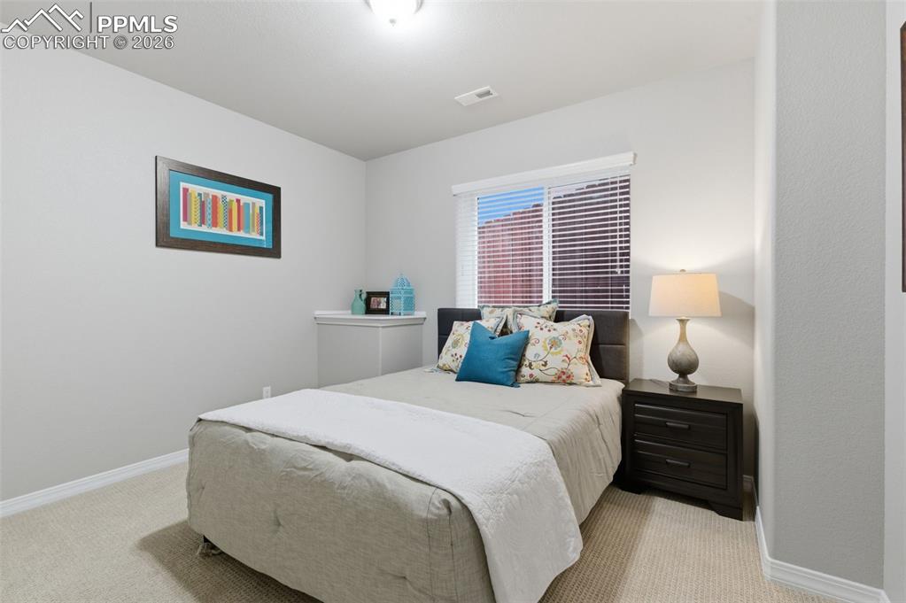 Image 42 of 50: Bedroom