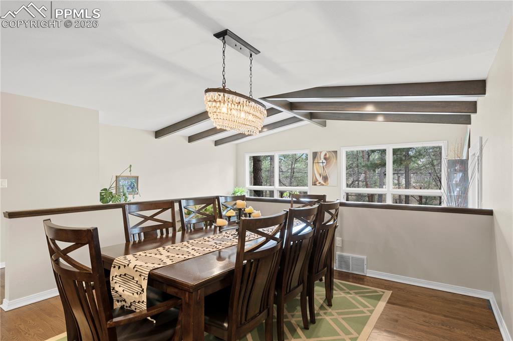 Image 17 of 48: Dining Area