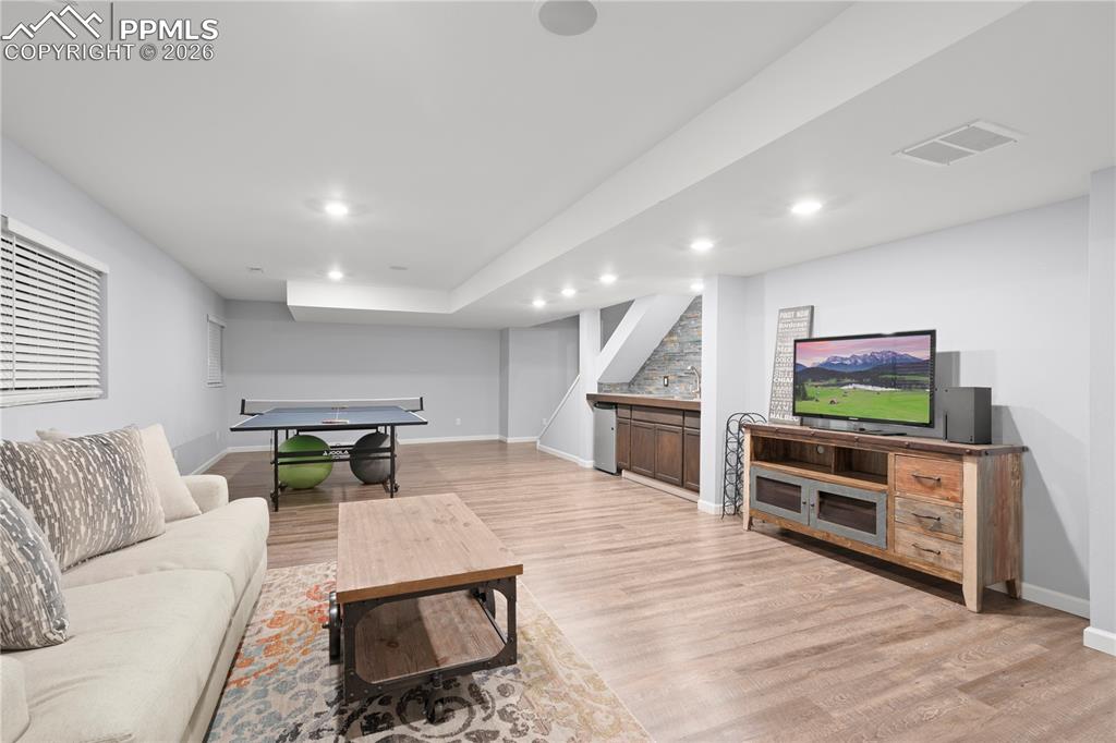 Image 29 of 48: Living Room