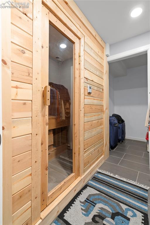 Image 33 of 48: Sauna