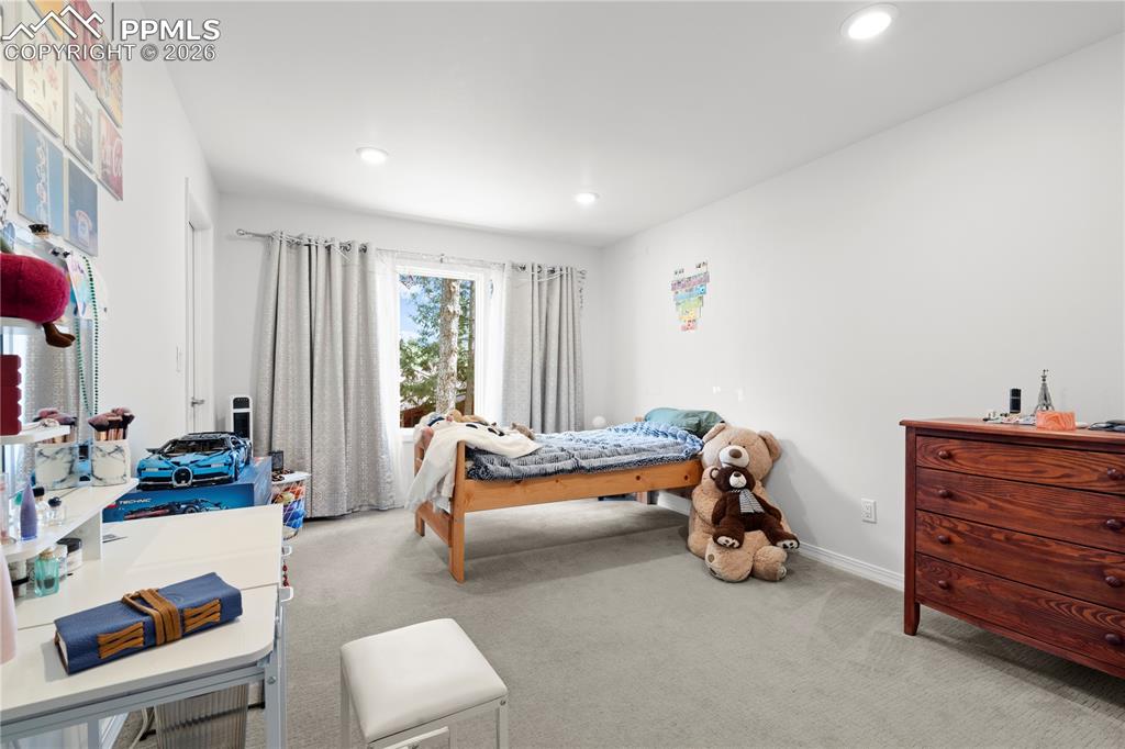 Image 37 of 48: Bedroom