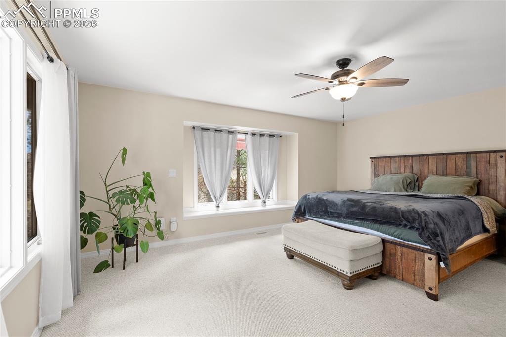 Image 39 of 48: Bedroom