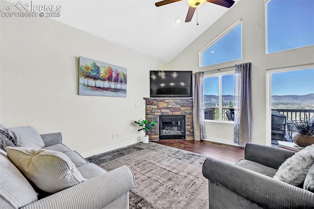 Image 6 of 47: Living Room
