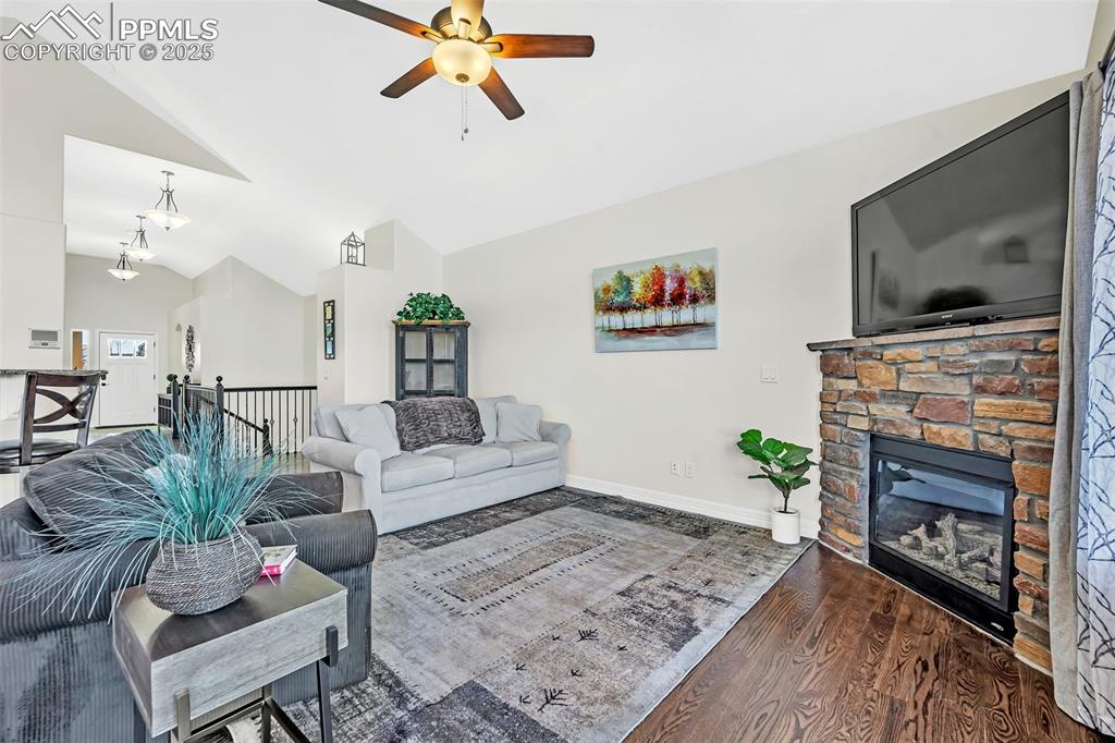 Image 7 of 47: Living Room