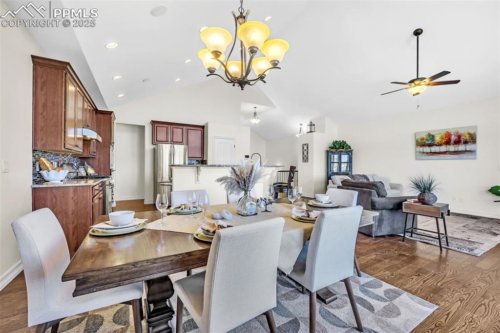 Image 8 of 47: Dining Area