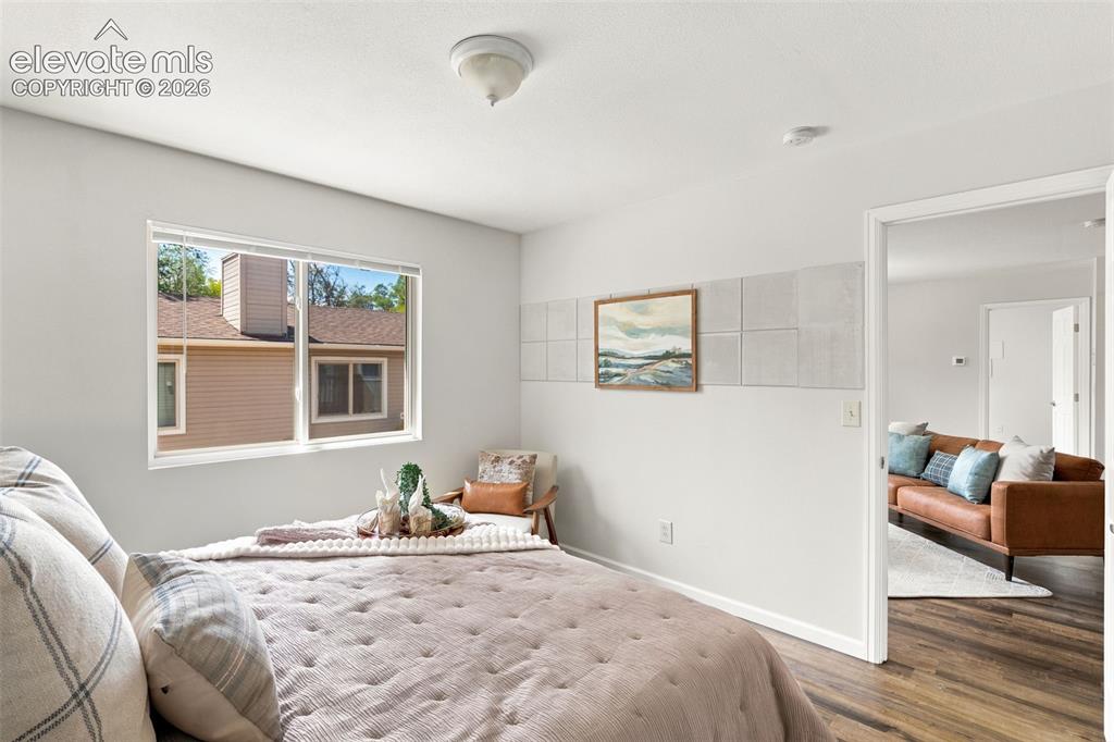 Image 15 of 25: Bedroom