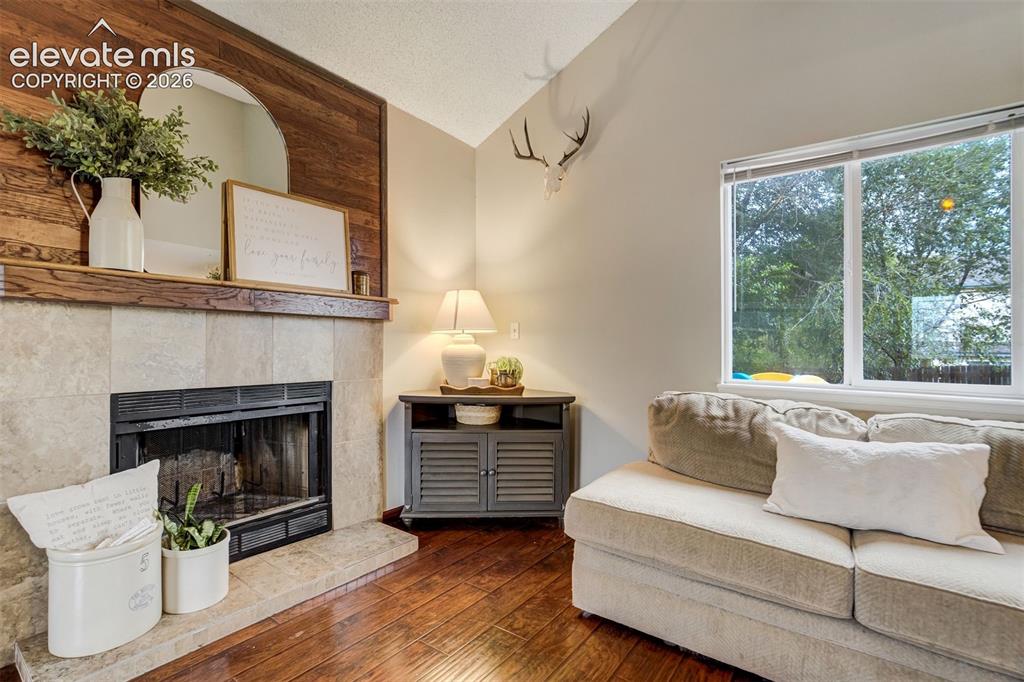 Image 8 of 41: Living Room