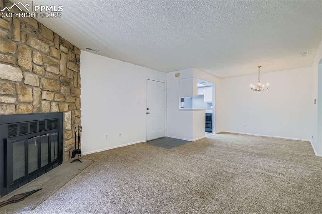 Image 16 of 23: Living Room