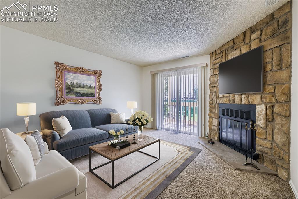 Image 3 of 23: Virtually Staged