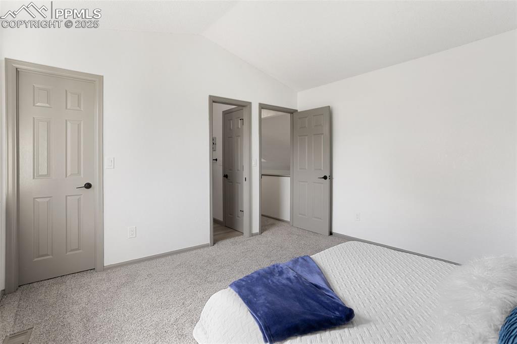 Image 13 of 31: Bedroom