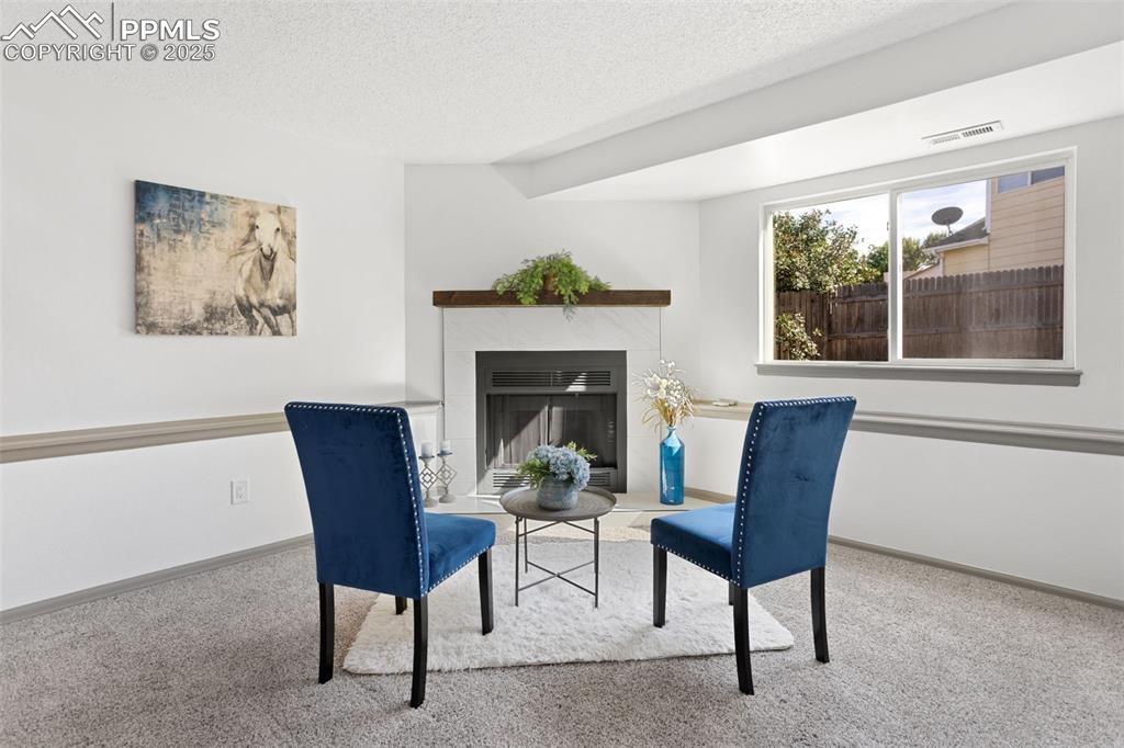 Image 19 of 31: Sitting Room