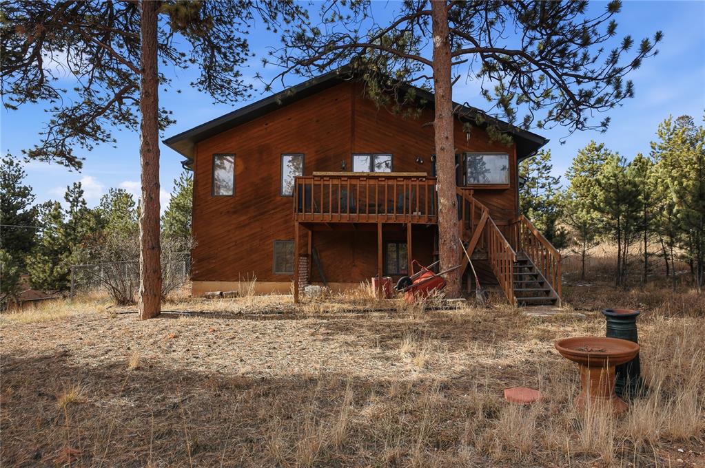 Image 39 of 42: Back of Structure