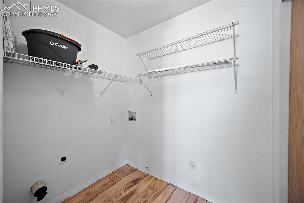 Image 13 of 28: Laundry