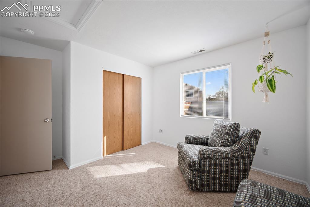 Image 19 of 28: Sitting Room