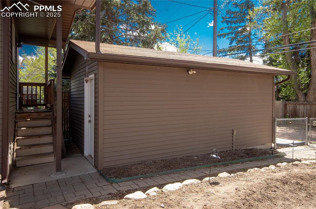 Image 22 of 30: Fully finished storage building that can be used as a shop, studio, office,