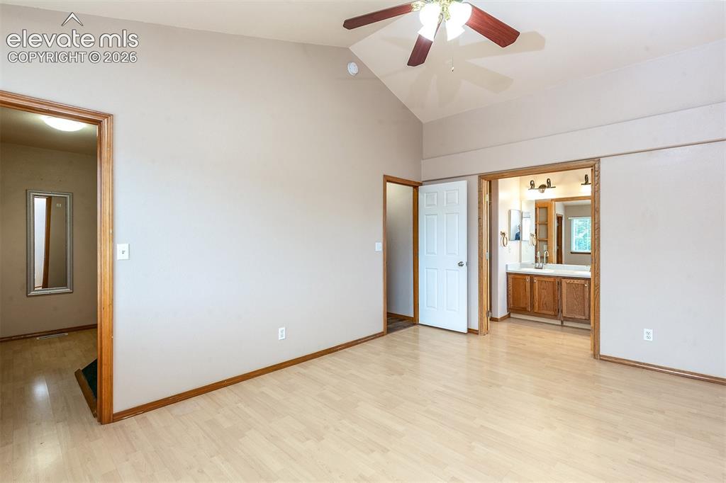 Image 18 of 34: Bedroom