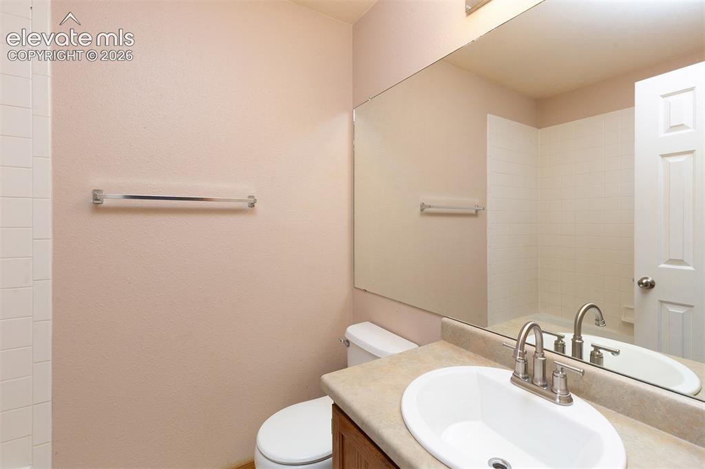 Image 26 of 34: Bathroom