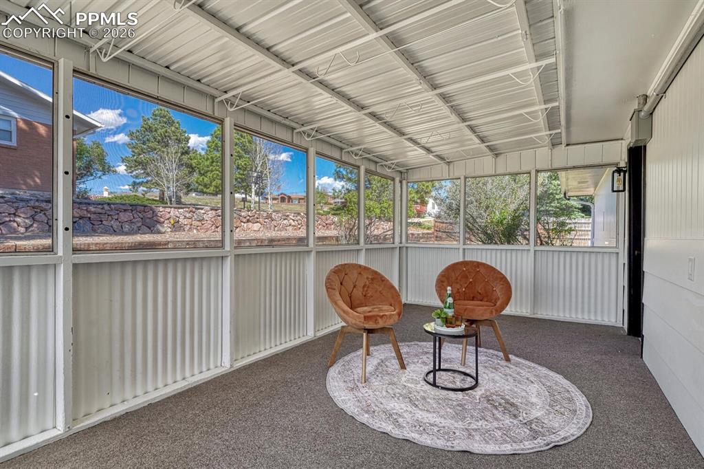 Image 16 of 50: Sun Room