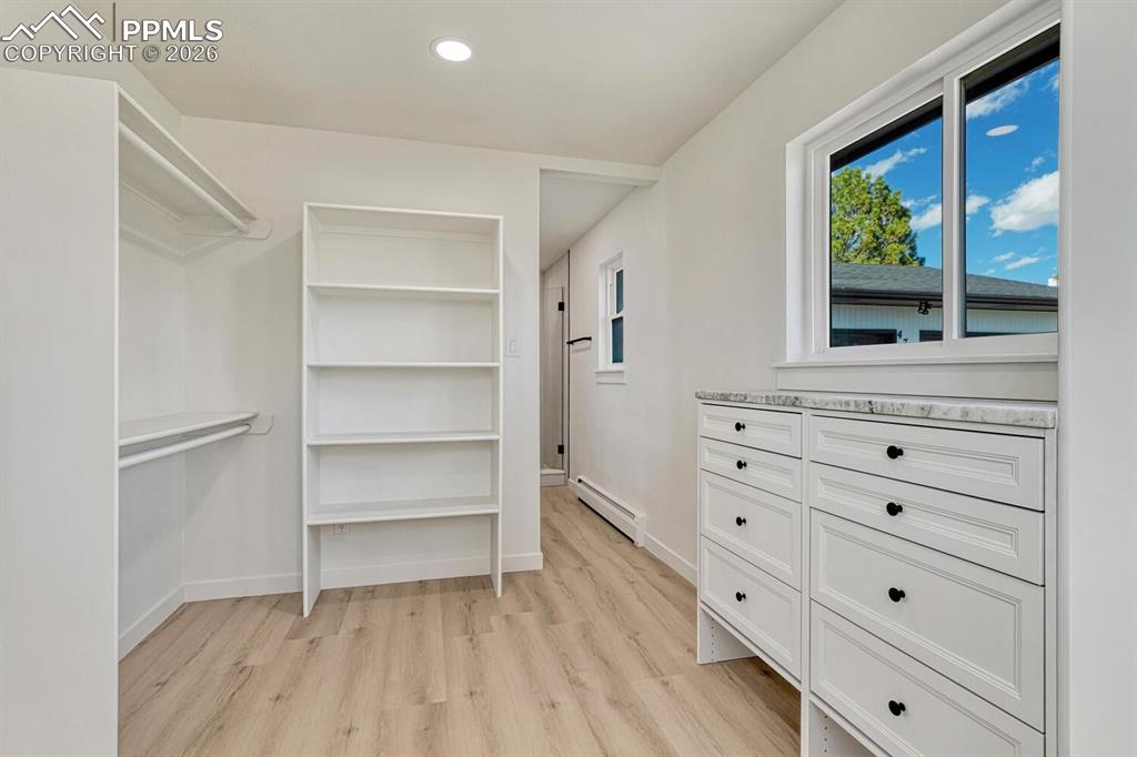 Image 26 of 50: Closet