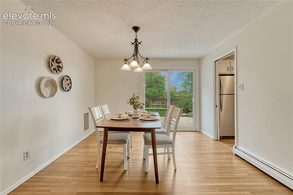 Image 3 of 37: Dining Area