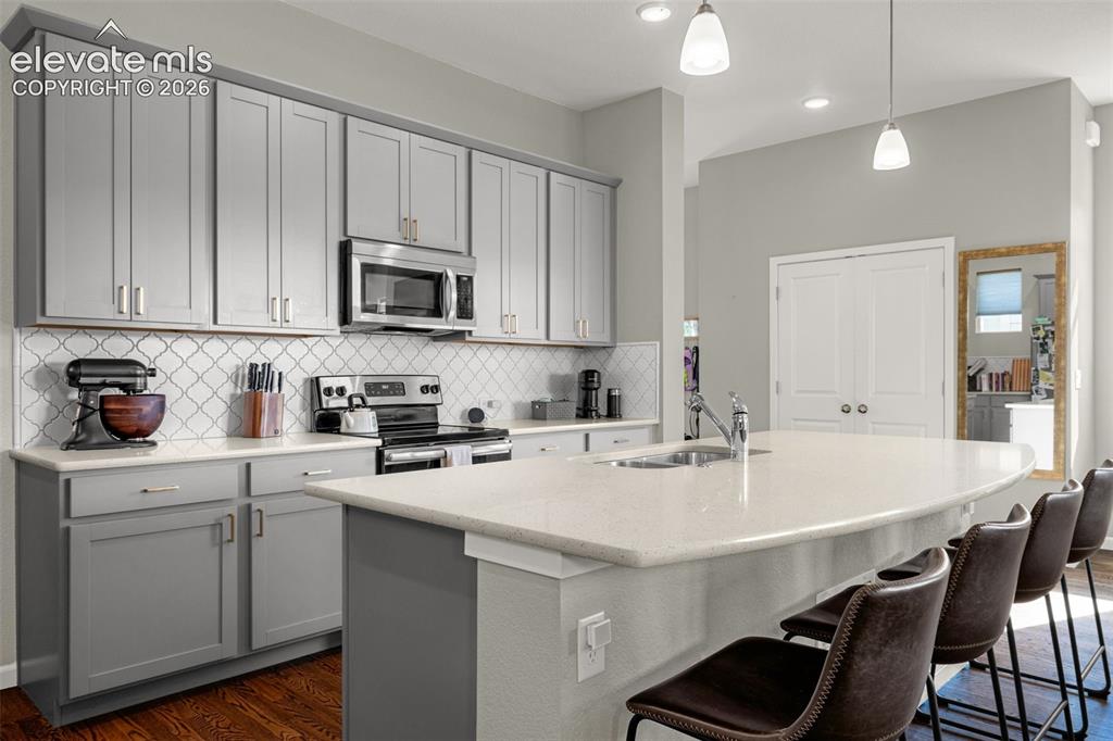 Image 11 of 50: Kitchen